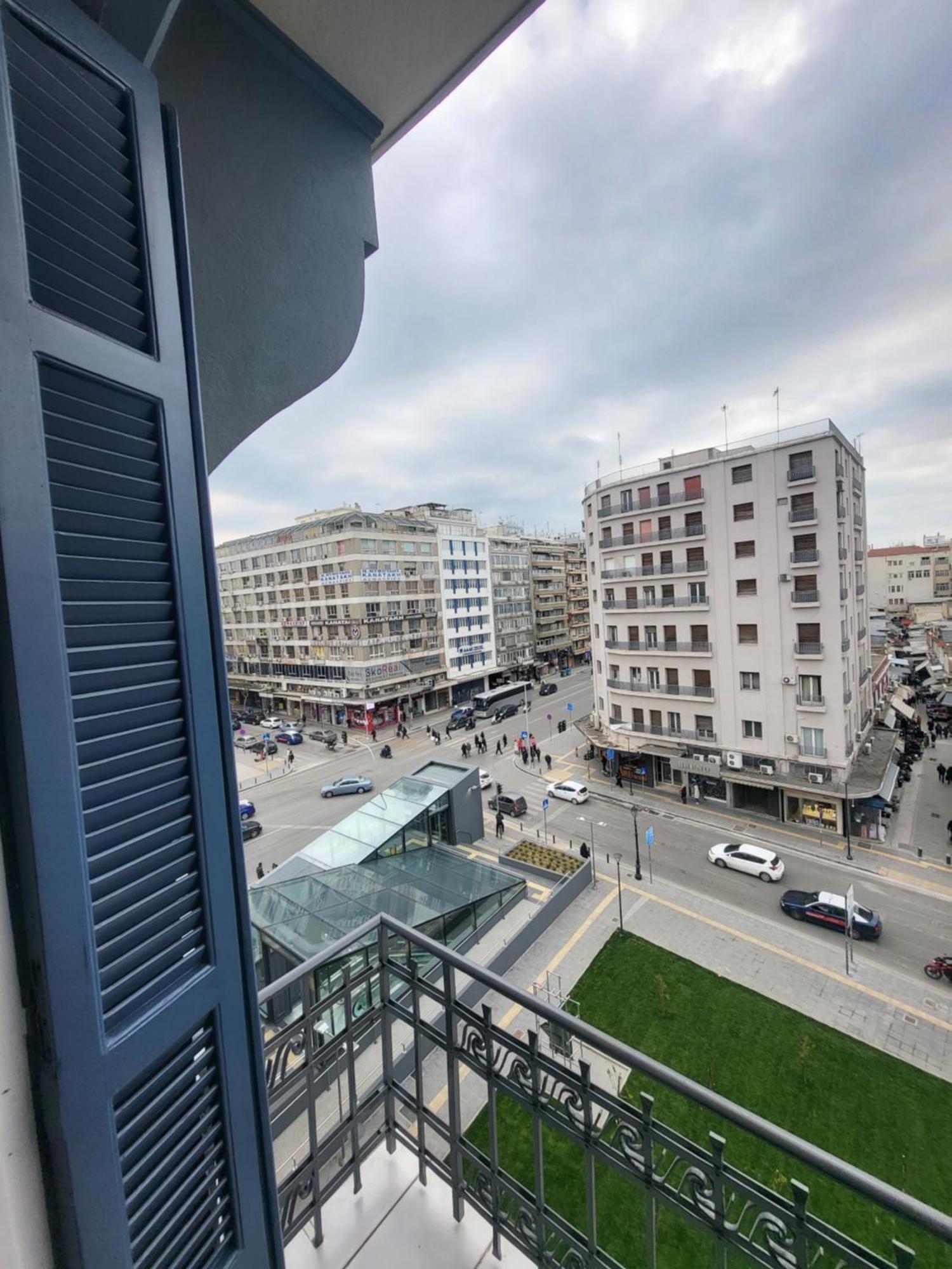 # Alegra Apartment , 10Mtrs From Venizelou Metro Station Солун Екстериор снимка